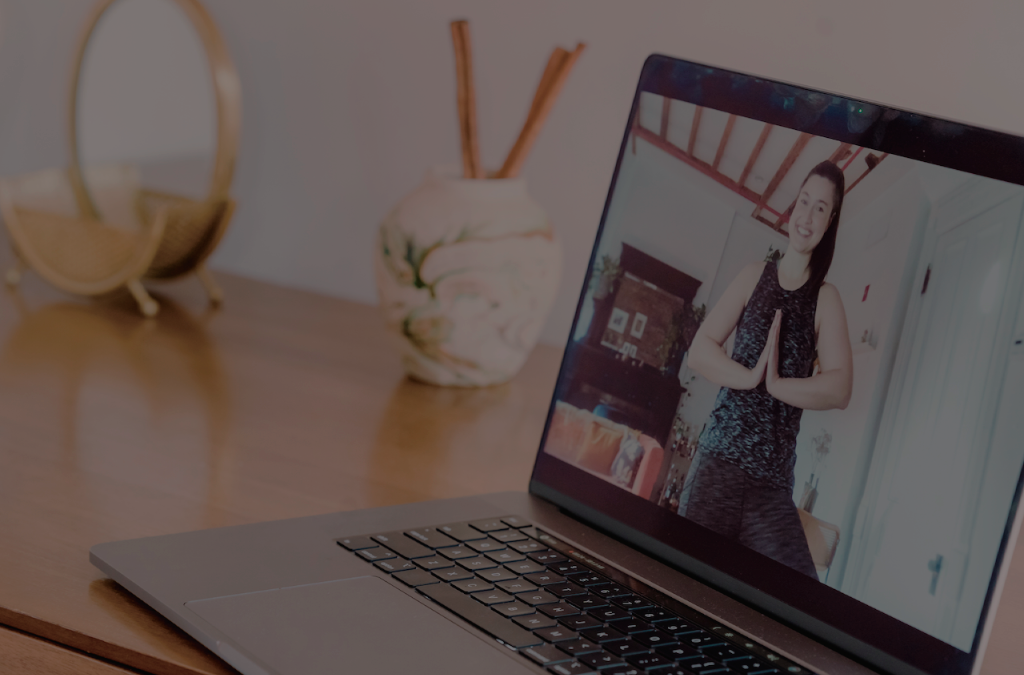 Mejora tu bienestar con una práctica regular en yoga y meditación: Clases online.